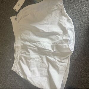 ALO Yoga Classic White Apparel Alumni Short